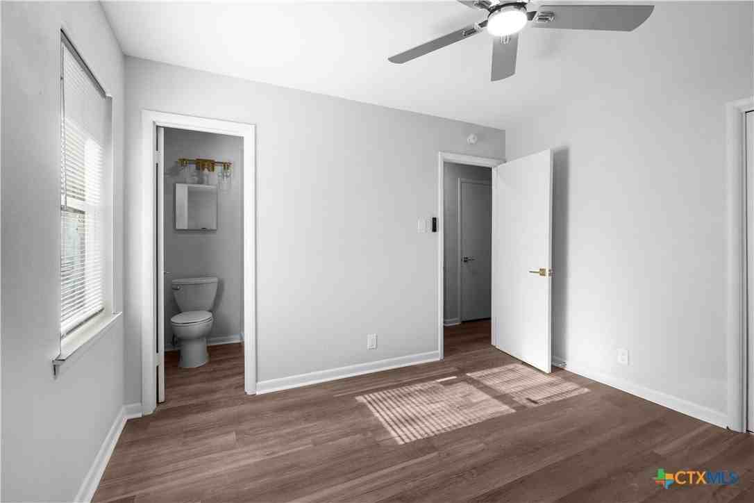 1302 Metropolitan Dr - Photo 7 of 13