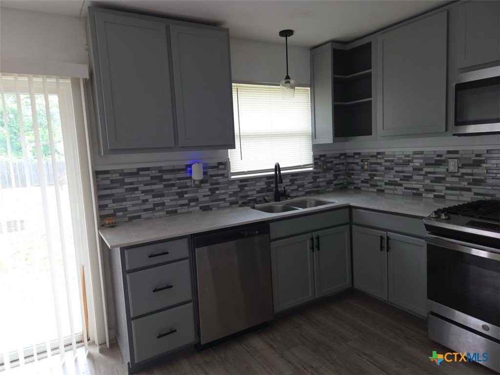 1315 Estes Dr - Photo 6 of 22