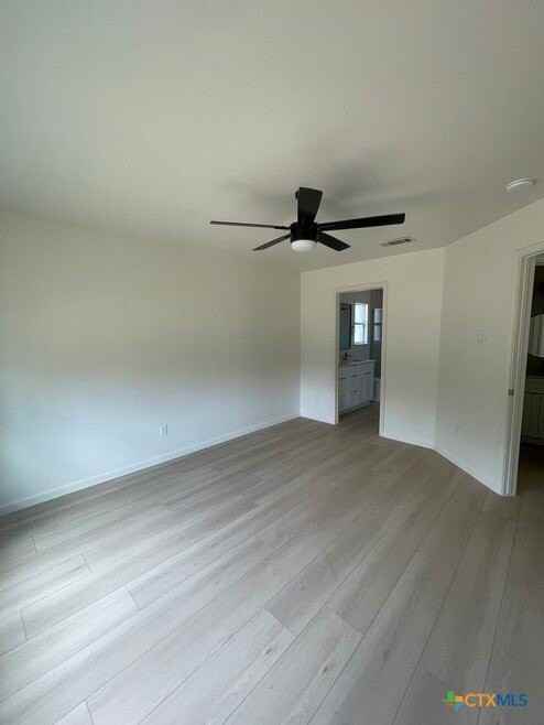 1016 Starlight Dr - Photo 5 of 11