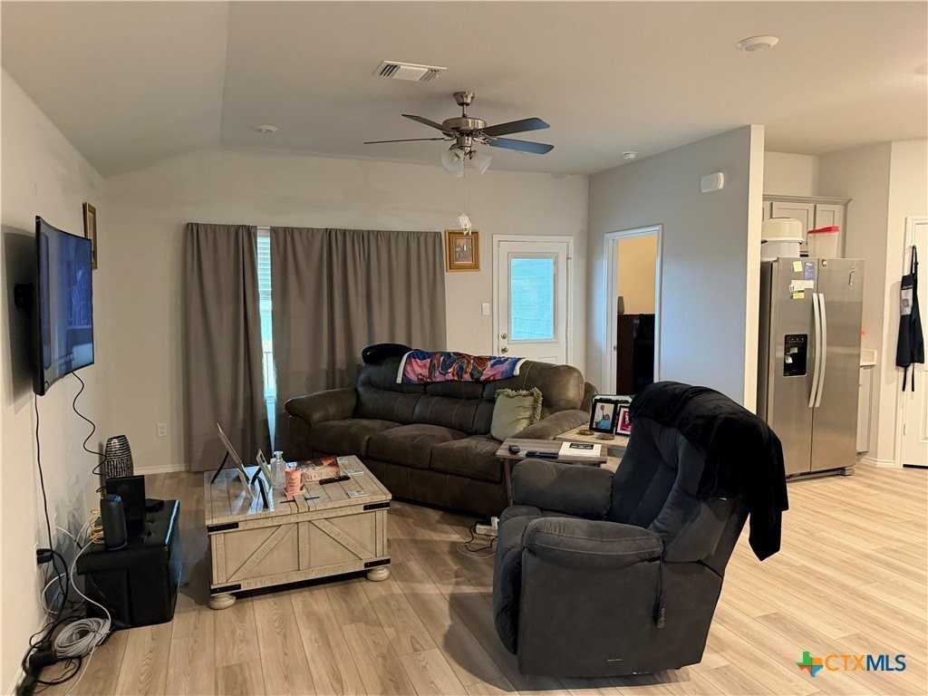 1335 Brookfield St - Photo 3 of 15