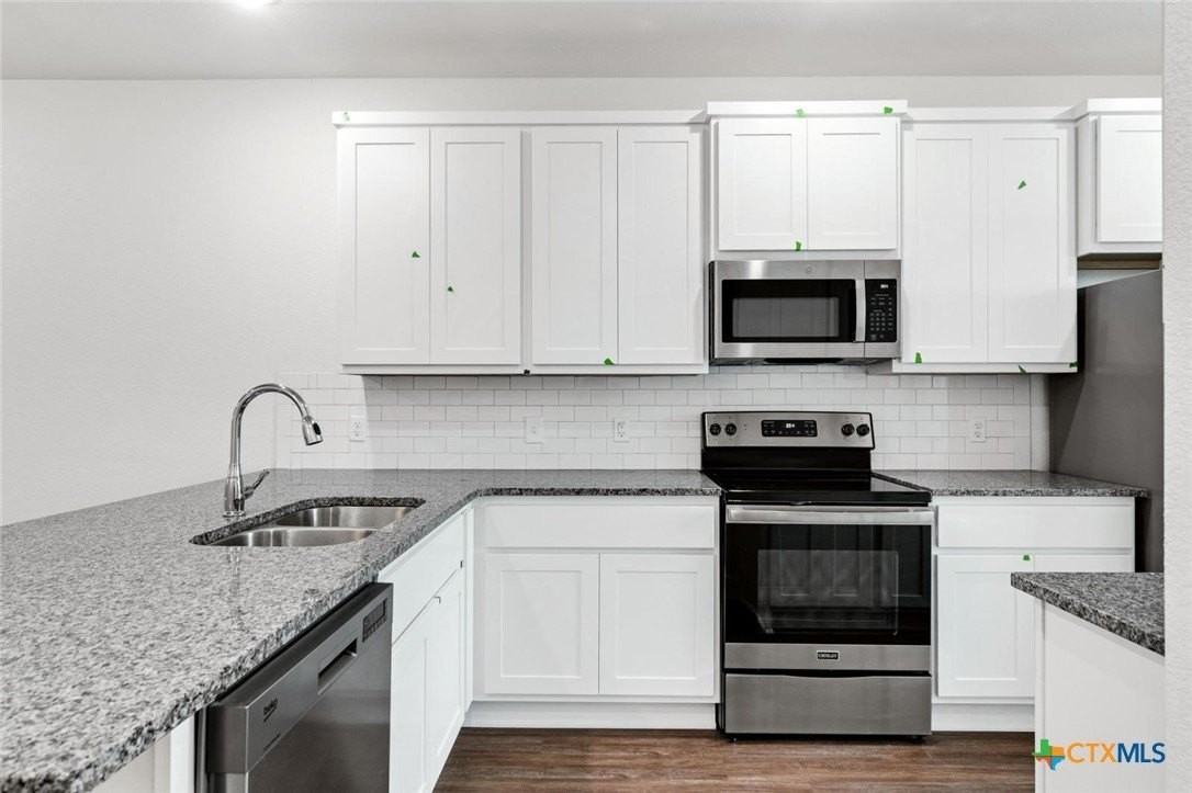1920 Royal Loop - Photo 4 of 15