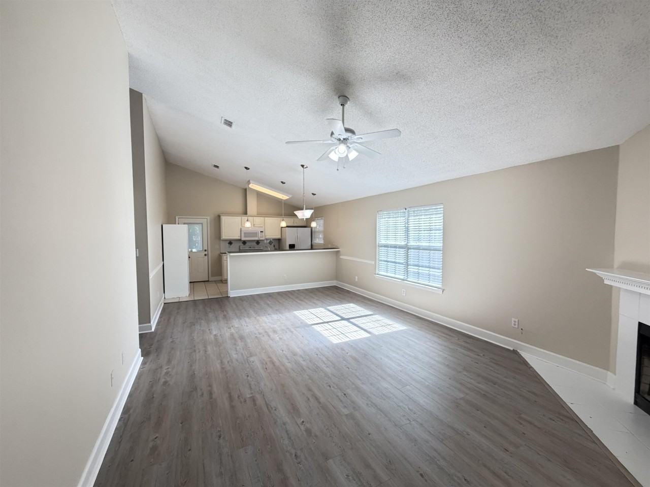 2116 Heathrow Dr #1 - Photo 2 of 21