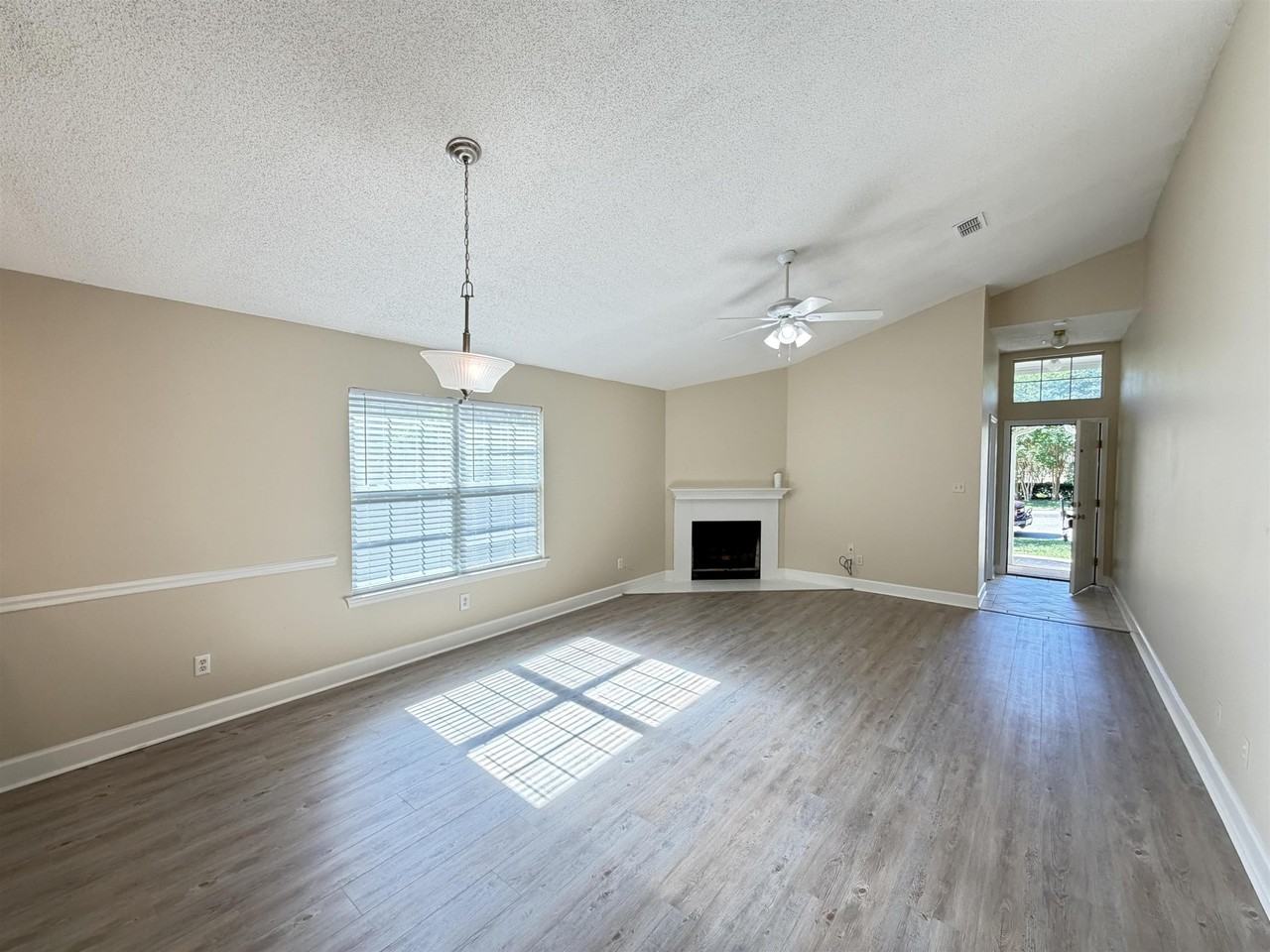 2116 Heathrow Dr #1 - Photo 3 of 21
