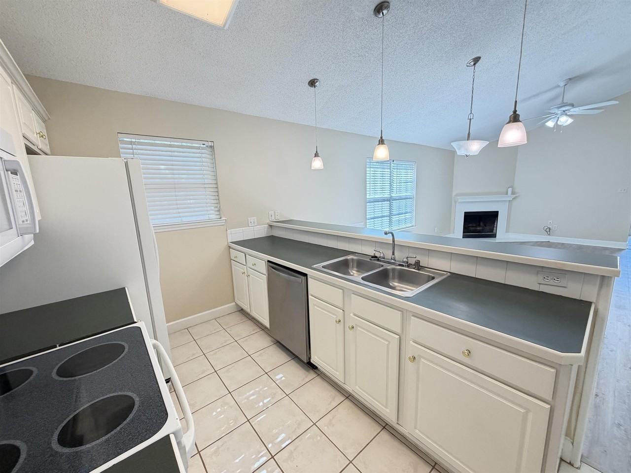 2116 Heathrow Dr #1 - Photo 5 of 21