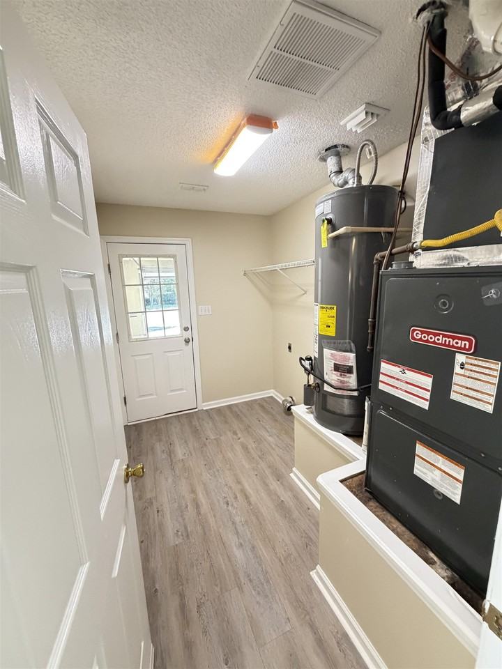2116 Heathrow Dr #1 - Photo 7 of 21