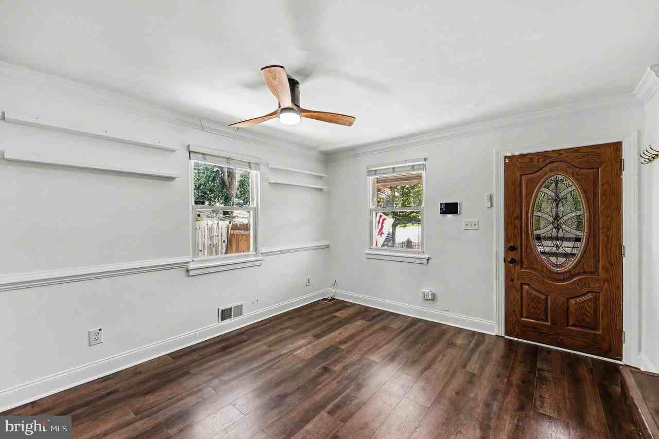 4318 G St Se - Photo 5 of 27
