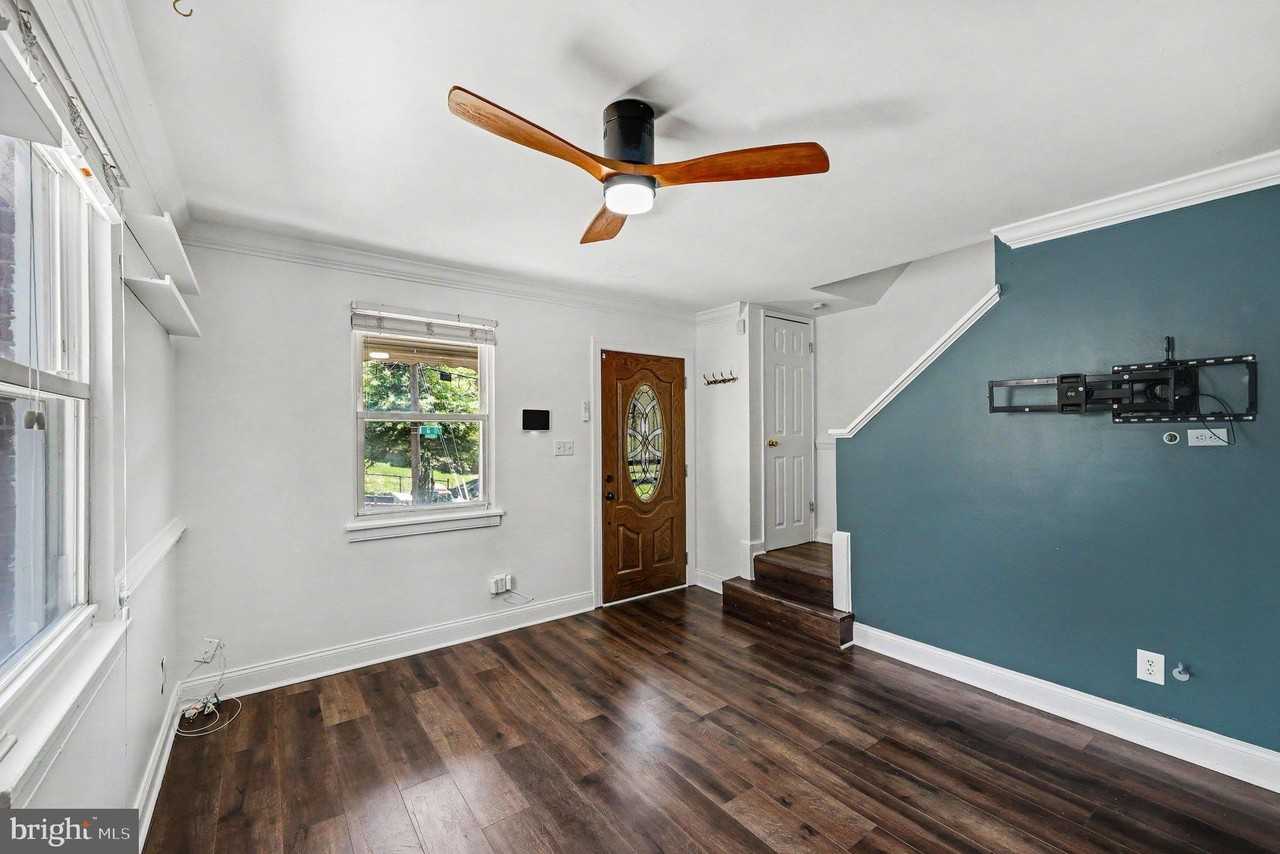 4318 G St Se - Photo 6 of 27