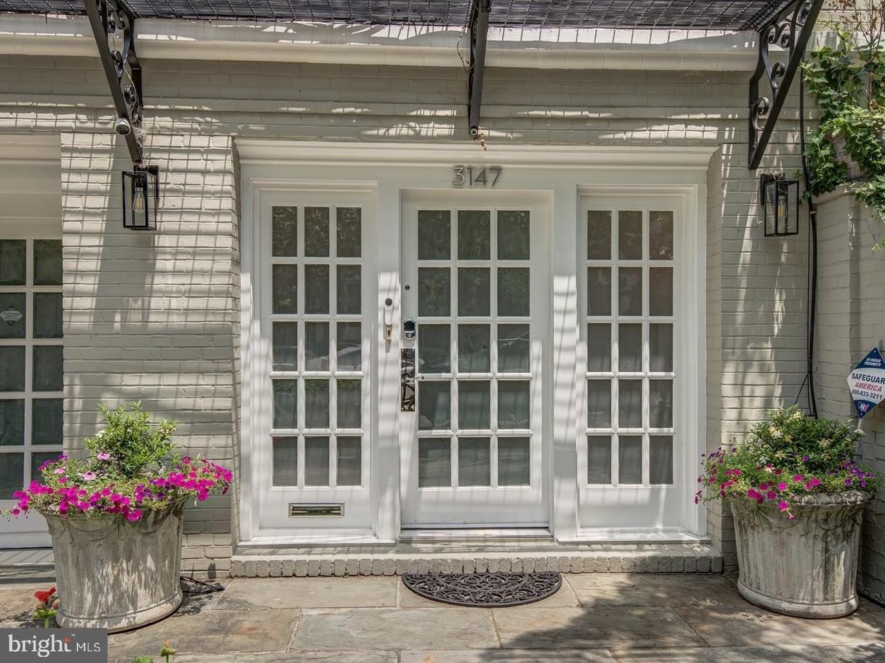 3147 O St Nw - Photo 4 of 50