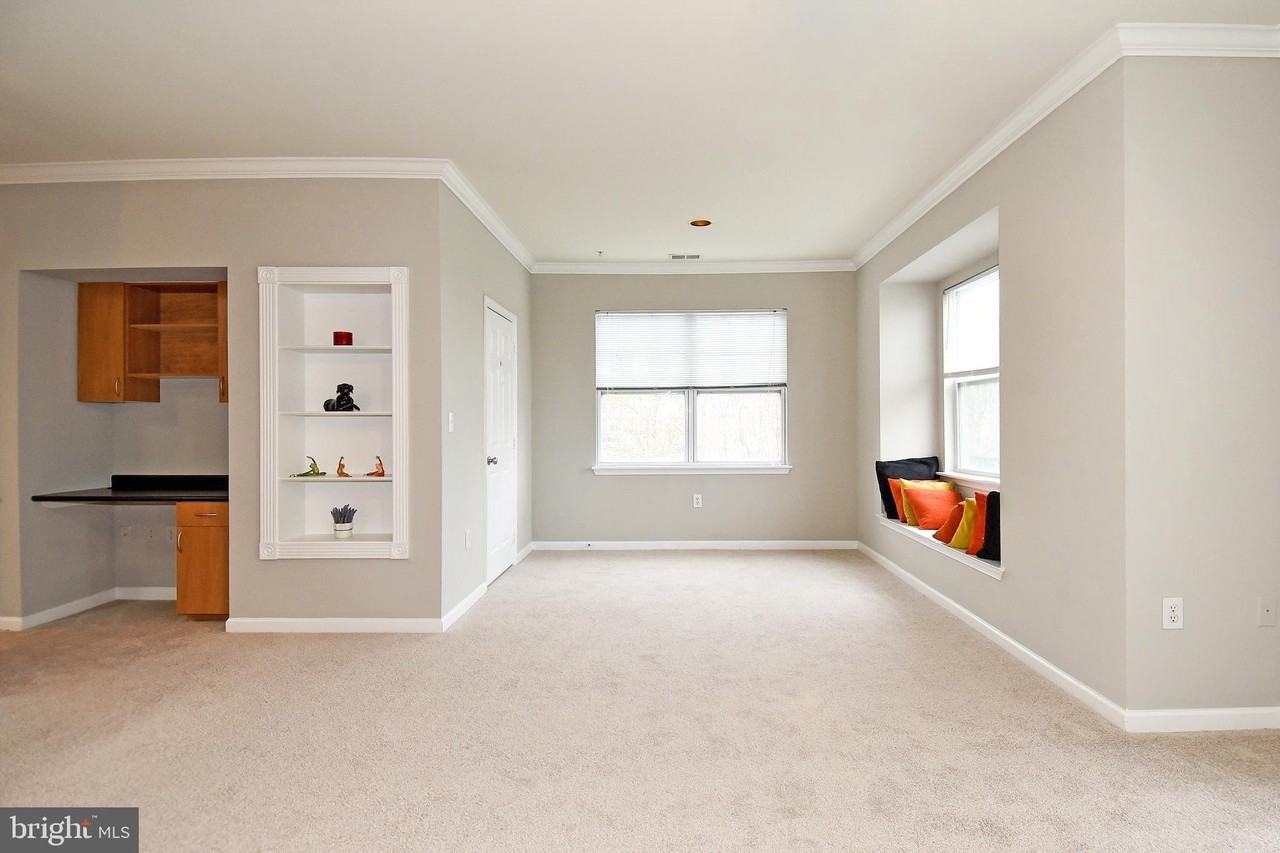 13504 Derry Glen Ct #302 - Photo 4 of 27