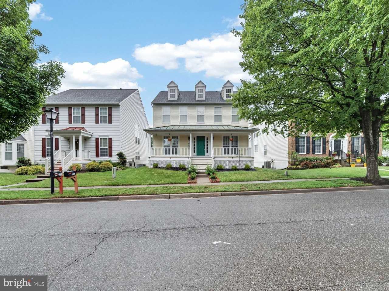 19028 Noble Oak Dr - Photo 3 of 37