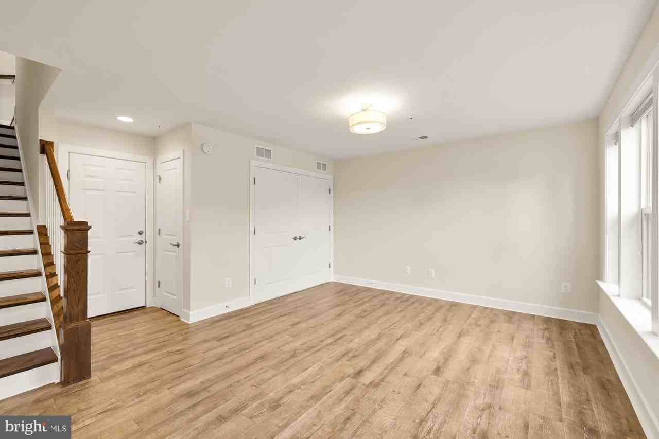 4707 Van Buren St - Photo 4 of 36