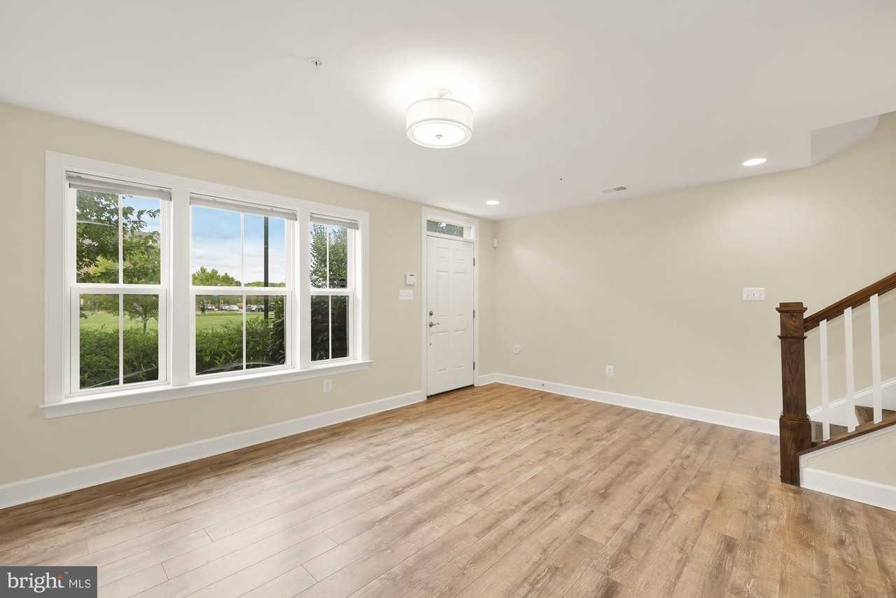 4707 Van Buren St - Photo 5 of 36