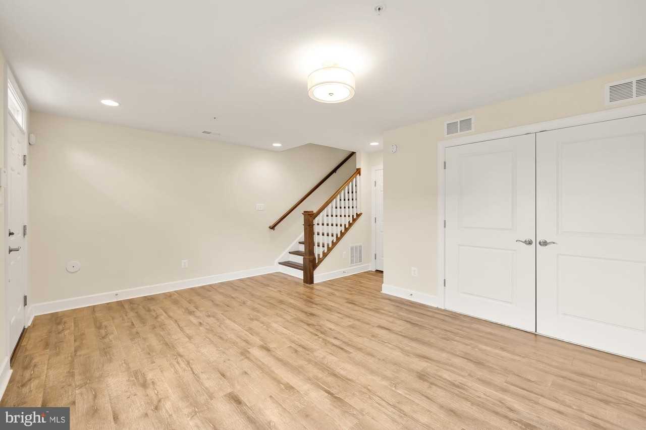 4707 Van Buren St - Photo 6 of 36