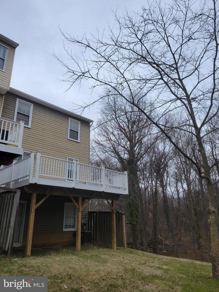 7913 Brooks Pl - Photo 5 of 15