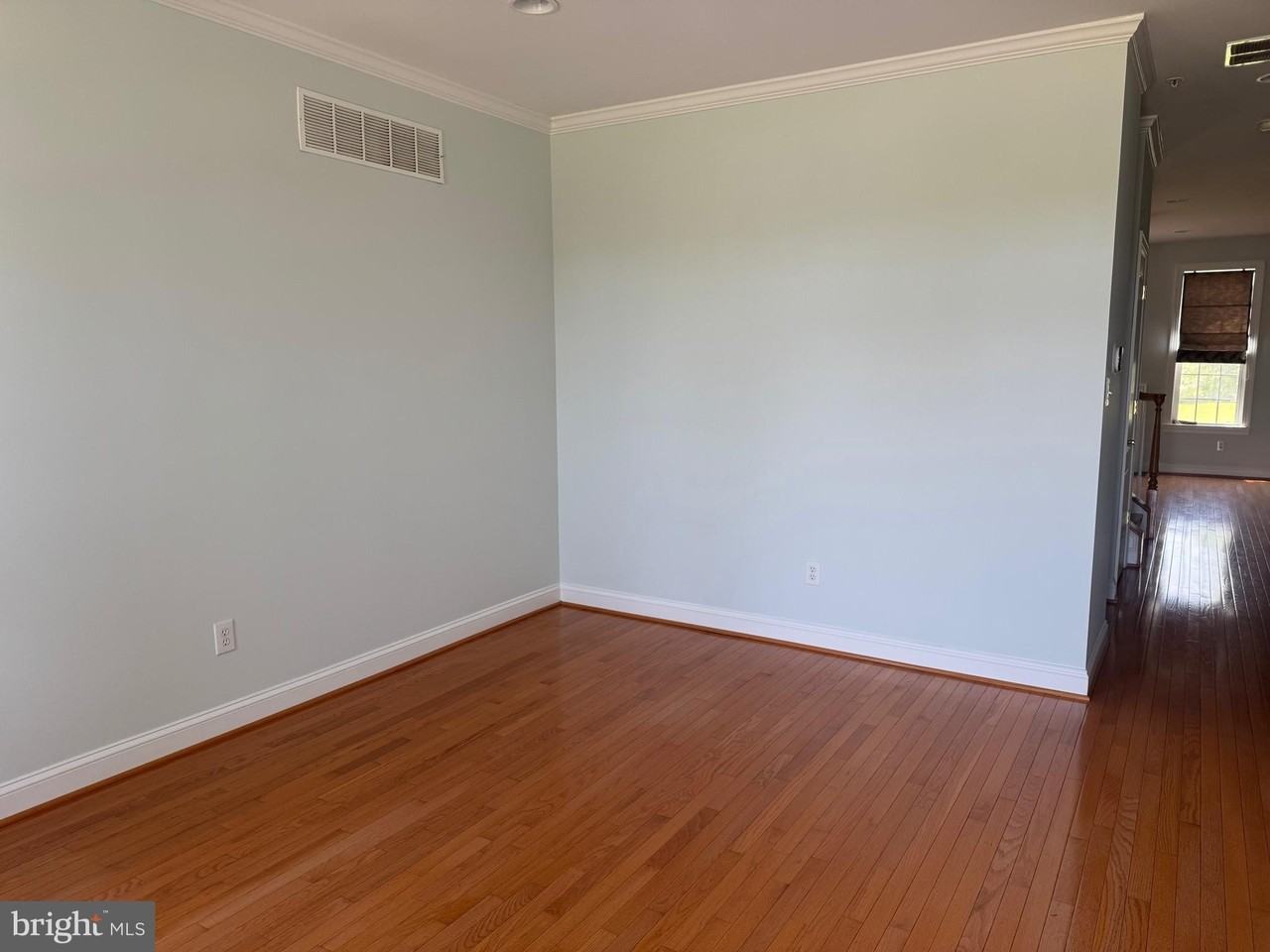 2396 Rosemont Ter - Photo 2 of 11