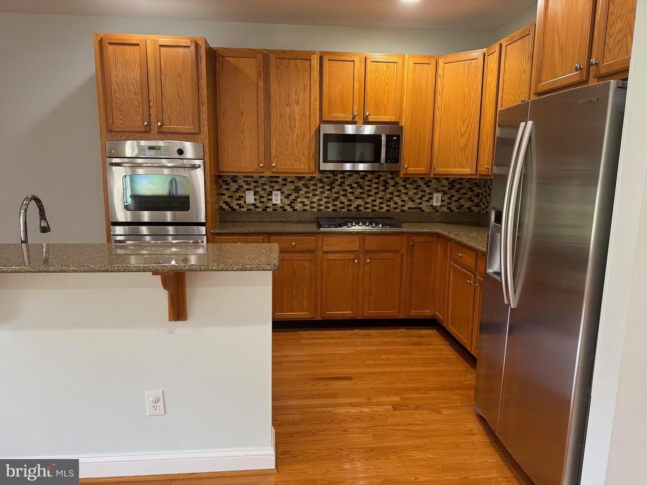 2396 Rosemont Ter - Photo 6 of 11