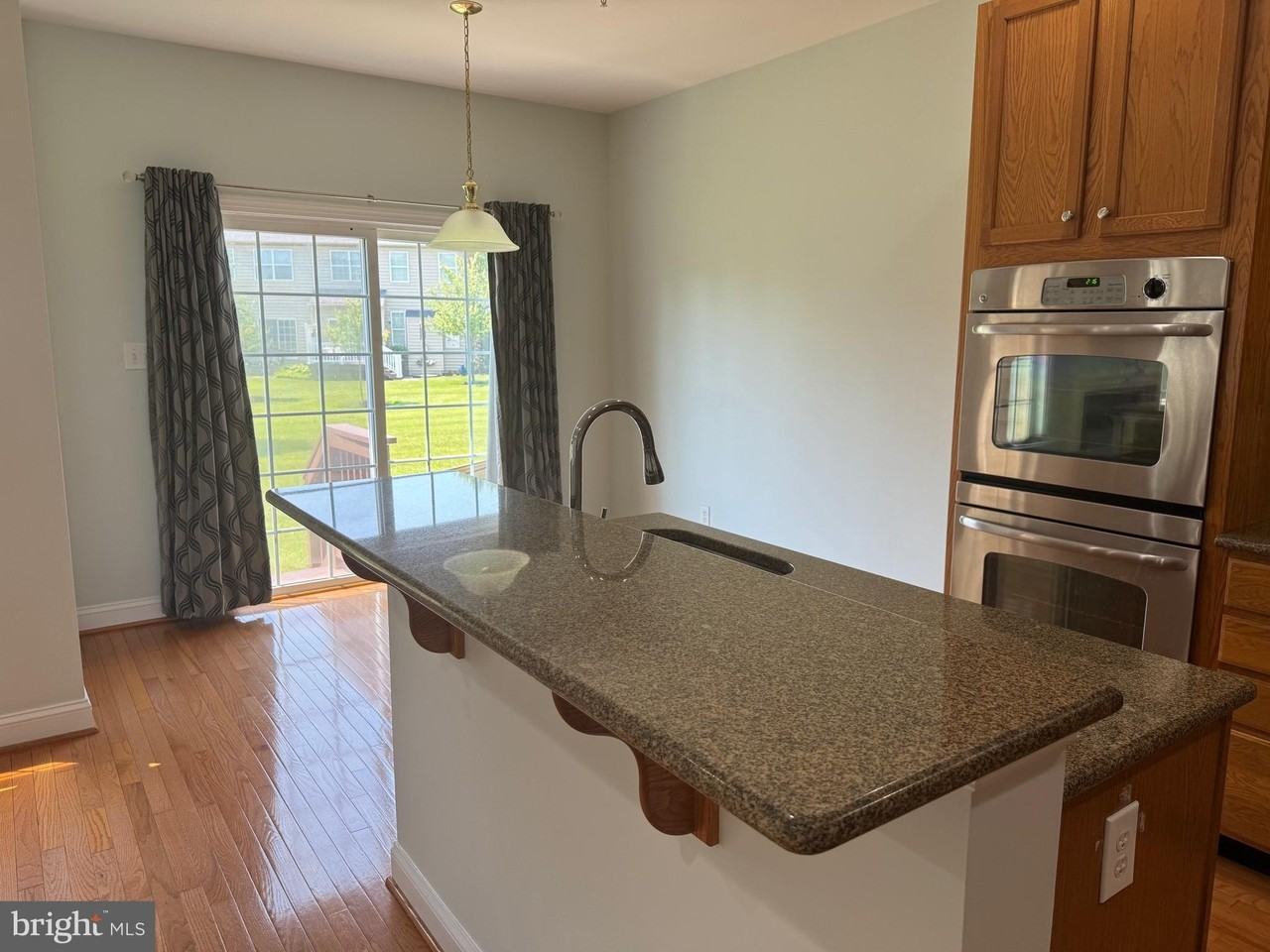 2396 Rosemont Ter - Photo 7 of 11