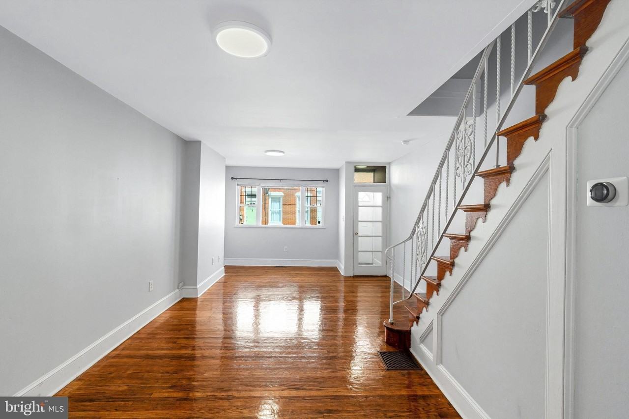 1514 S Mole St - Photo 5 of 30