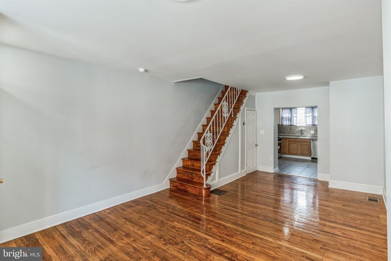 1514 S Mole St - Photo 7 of 30