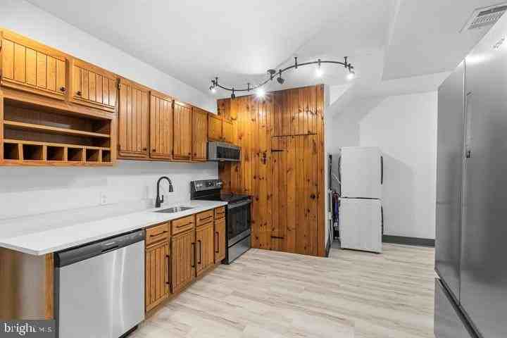 819 S 2nd St #1 - Photo 5 of 25