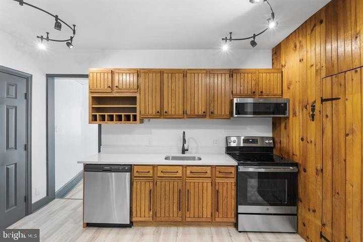 819 S 2nd St #1 - Photo 6 of 25