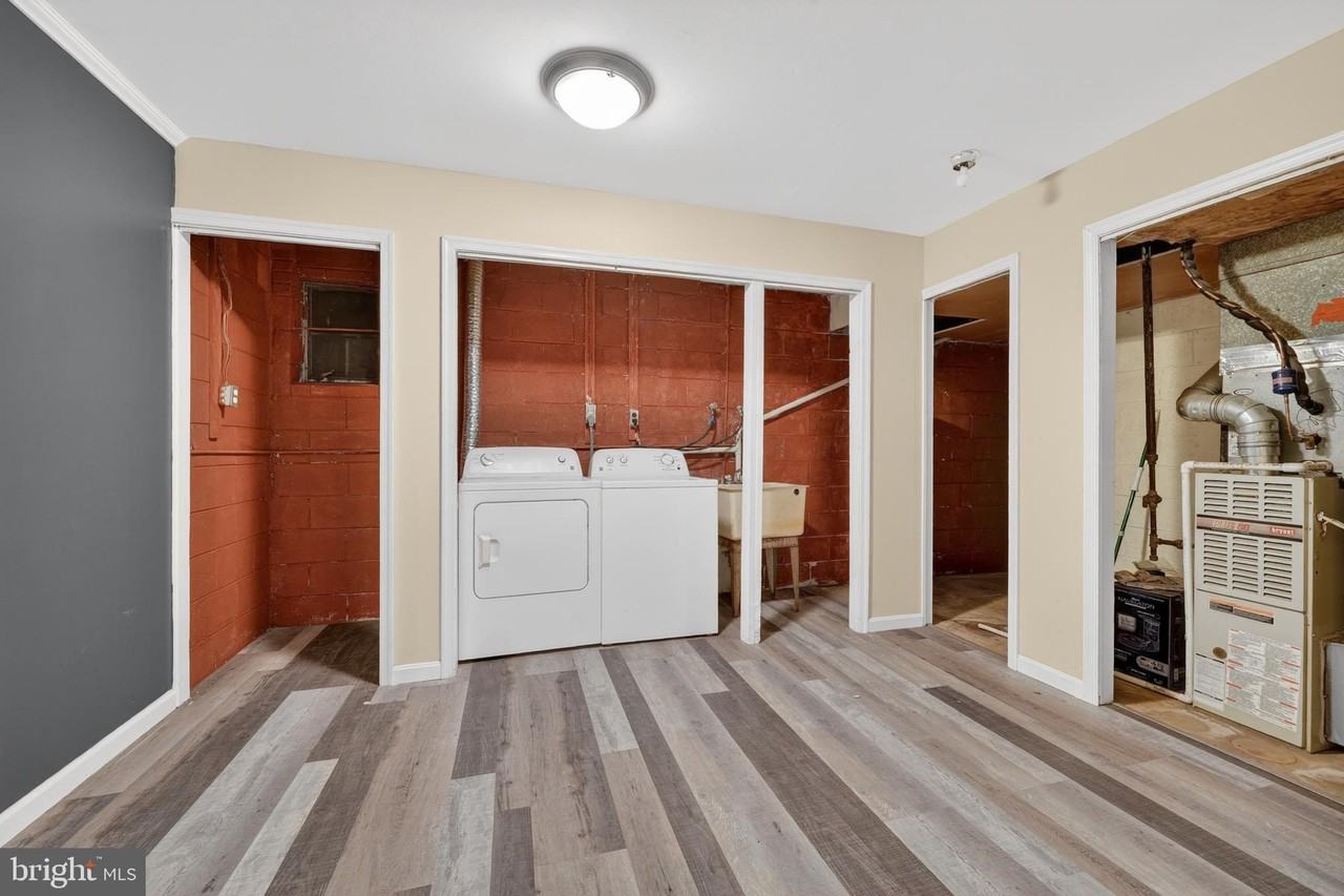 7601 Tiverton Dr - Photo 4 of 15