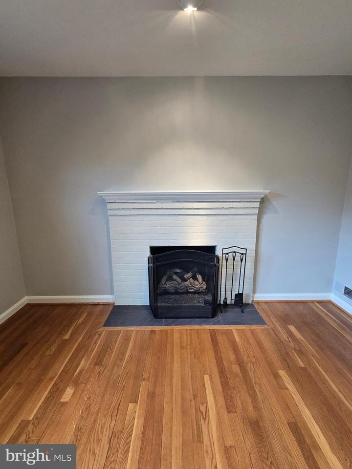 2911 Breezy Ter - Photo 5 of 40