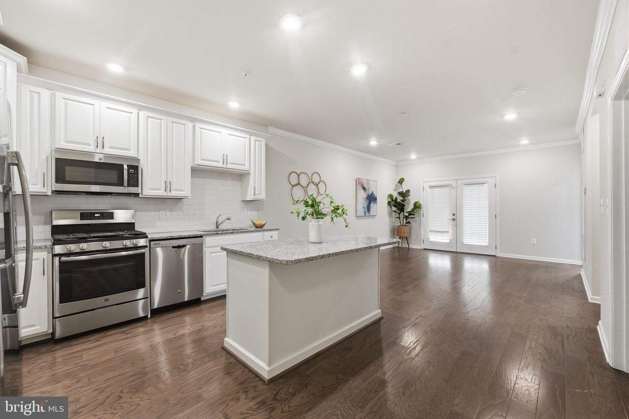 23286 Southdown Manor Ter #108 - Photo 4 of 21
