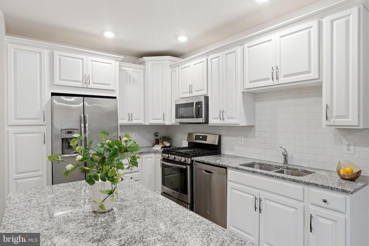 23286 Southdown Manor Ter #108 - Photo 5 of 21