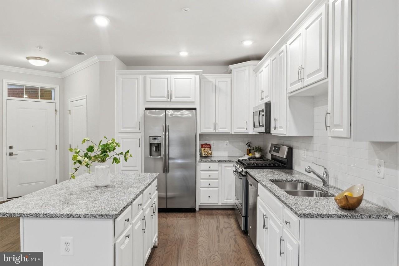 23286 Southdown Manor Ter #108 - Photo 6 of 21
