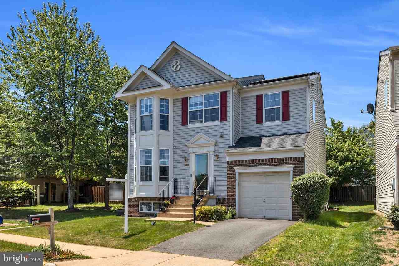 6802 Dewars Way - Photo 2 of 32