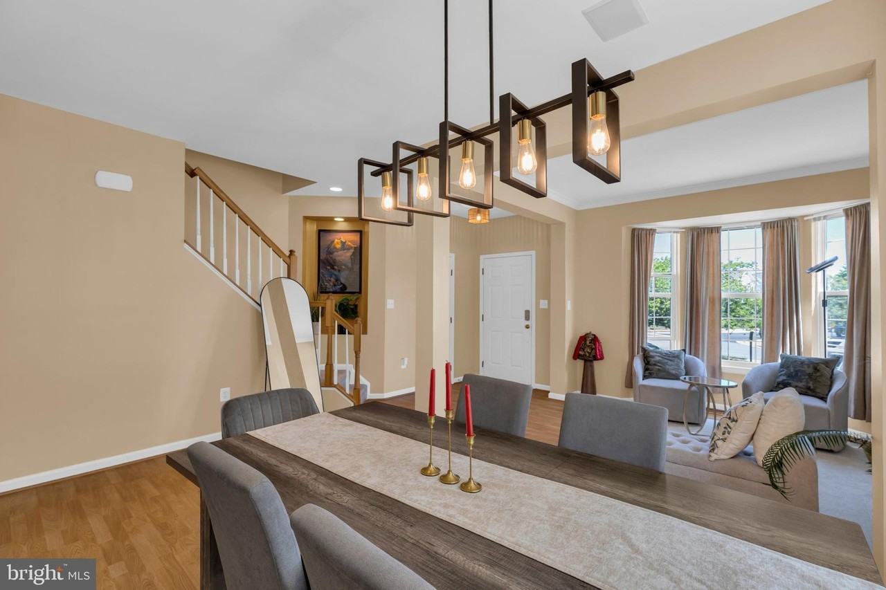 6802 Dewars Way - Photo 7 of 32