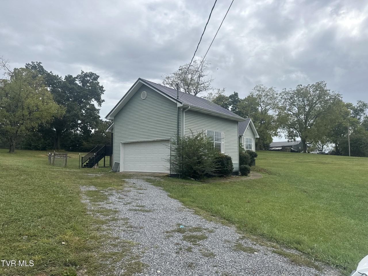147 Price Rd - Photo 2 of 26