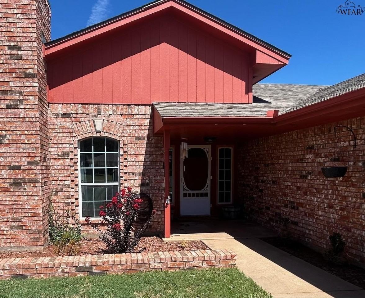 4816 Matterhorn Dr - Photo 2 of 23