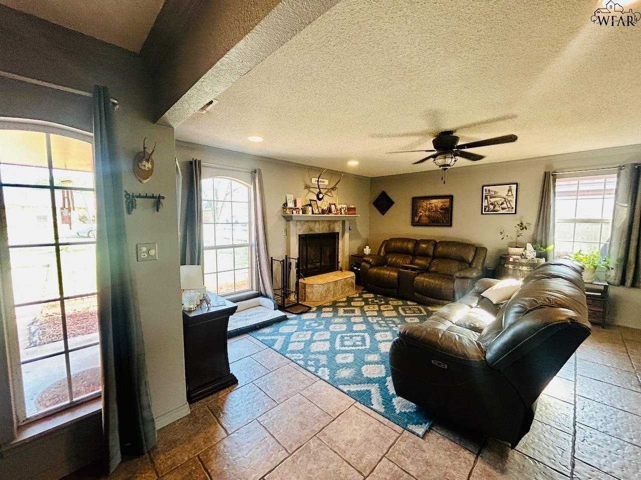 4816 Matterhorn Dr - Photo 4 of 23
