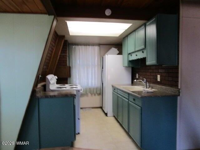 547 E White Mountain Blvd - Photo 6 of 9
