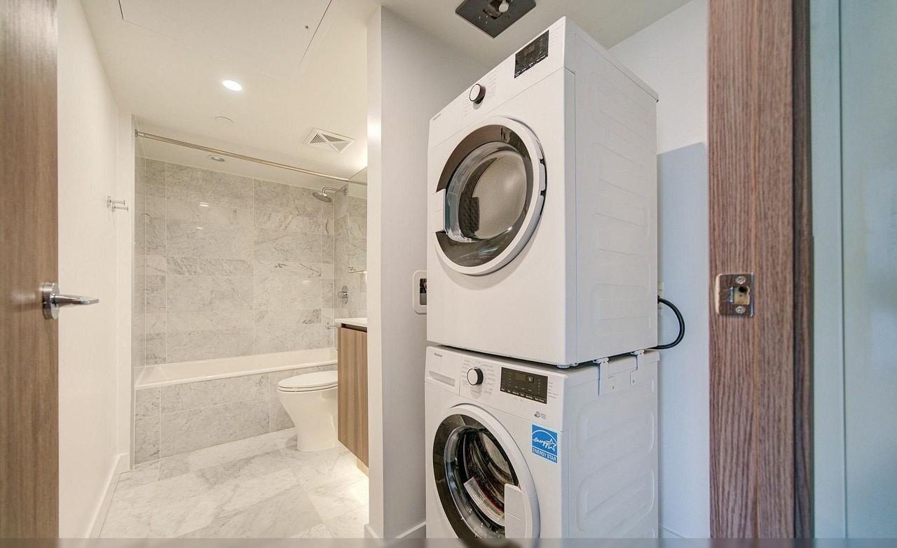19 Bathurst Street #2102 - Photo 6 of 9