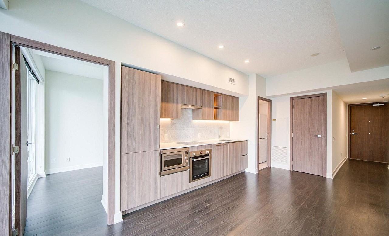 19 Bathurst Street #2102 - Photo 2 of 9