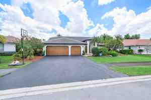 featured image of 5431 Nw 109th Ln