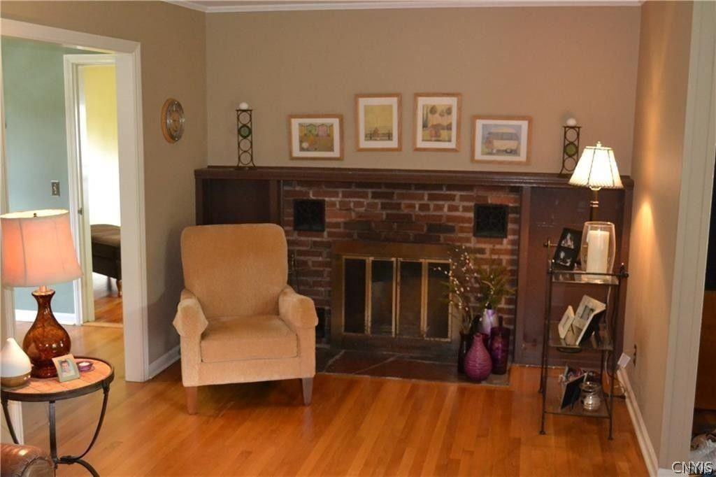 18 E Austin St - Photo 4 of 11
