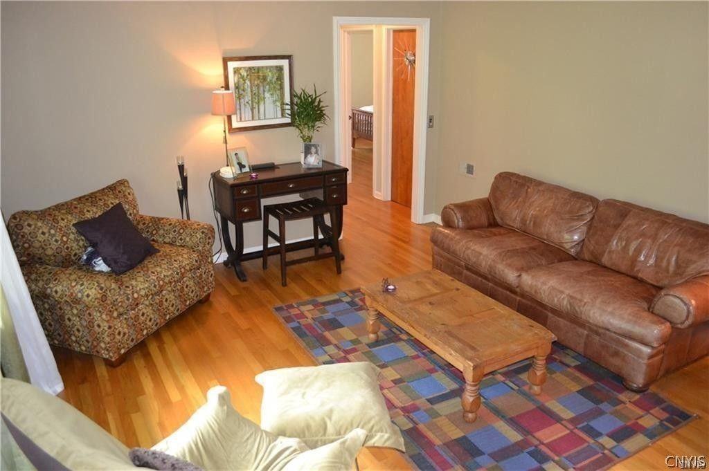 18 E Austin St - Photo 5 of 11
