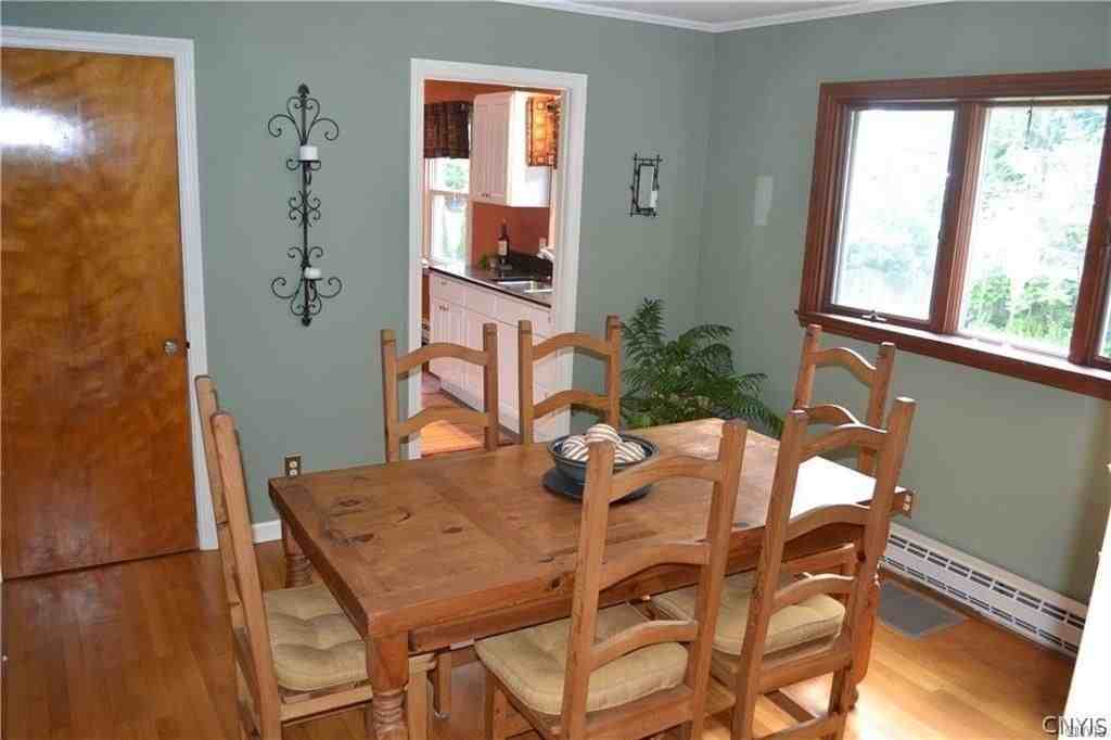18 E Austin St - Photo 6 of 11