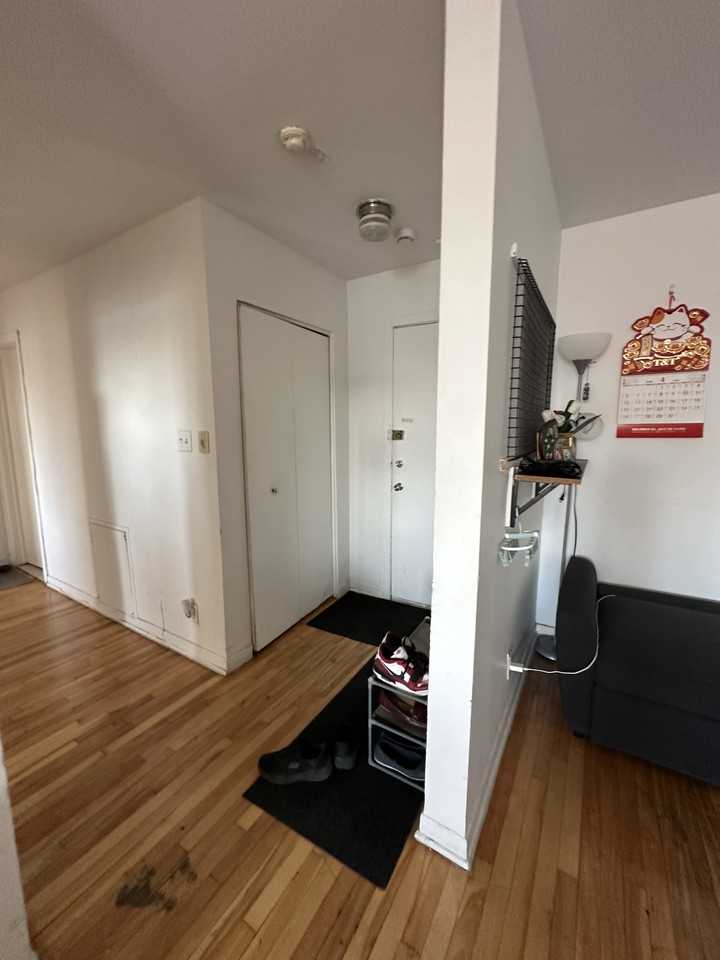 2370 Rue Gold — photo 2