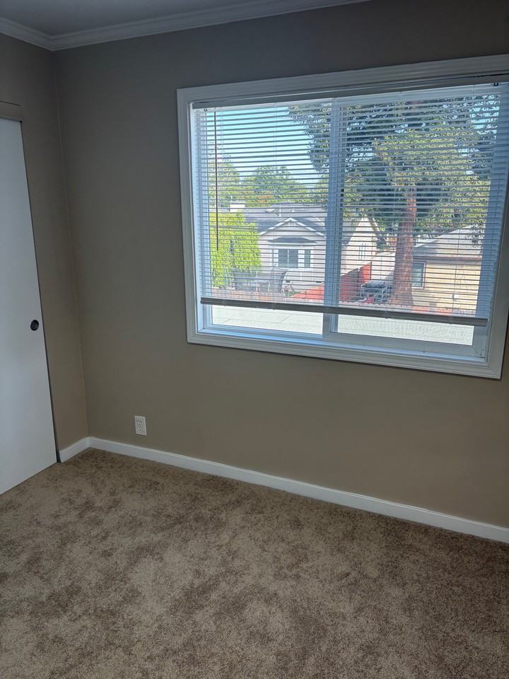 1411 East 3rd Avenue #6 - Photo 4 of 17