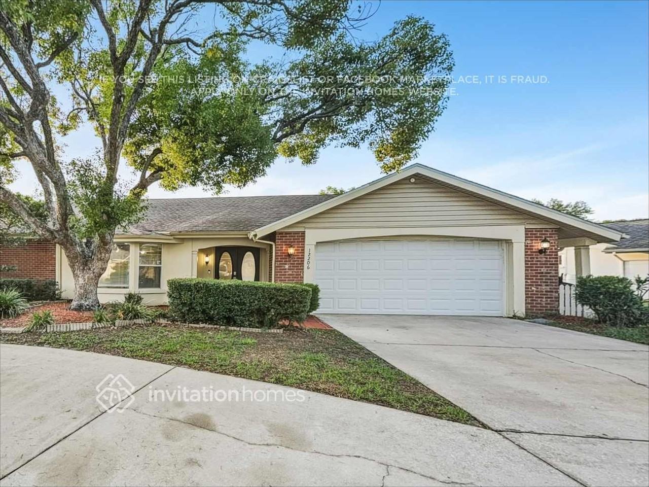 12206 Meadowbrook Ln - Photo 3 of 19