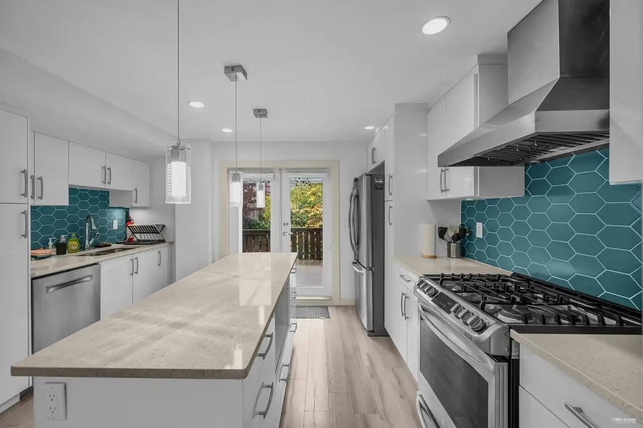 7849 Birch Street - Photo 4 of 11