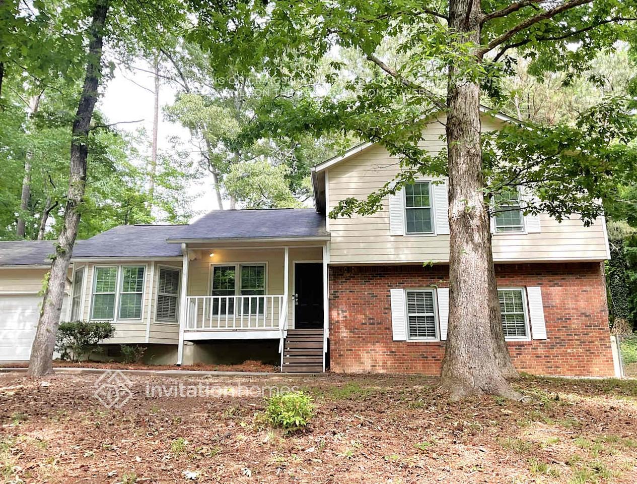 2501 Whitebluff Way - Photo 2 of 13