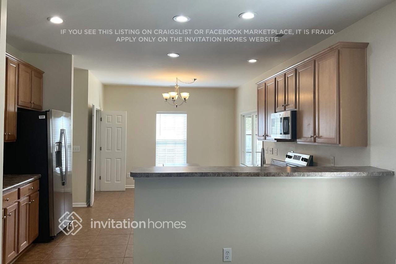 1030 Whippoorwill Ln - Photo 5 of 15