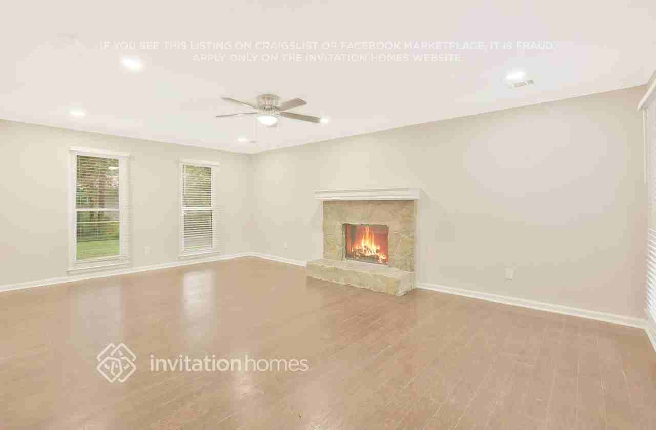 1025 Bass Ct - Photo 4 of 26