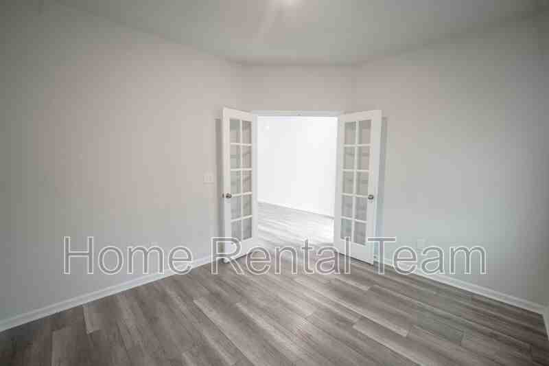 225 Lillian St - Photo 6 of 28